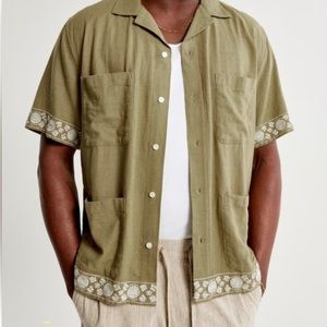 Abercrombie & Fitch Camp Collar Linen-Blend Embroidered Shirt (Medium)